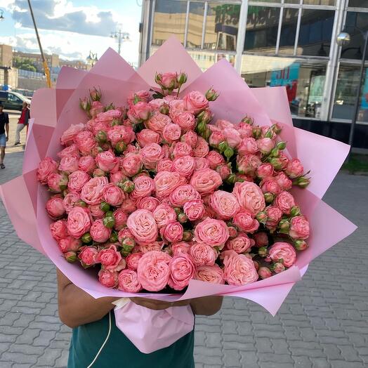 Букет из кустовых роз