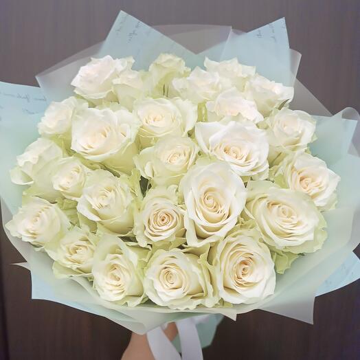 25 rosas blancas (50 cm)