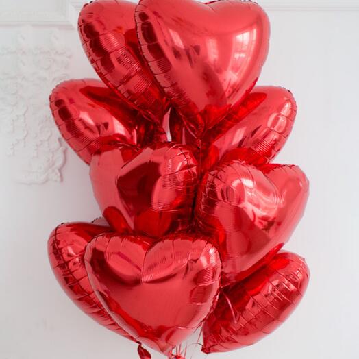 9 красных сердец