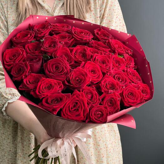 35 красных роз