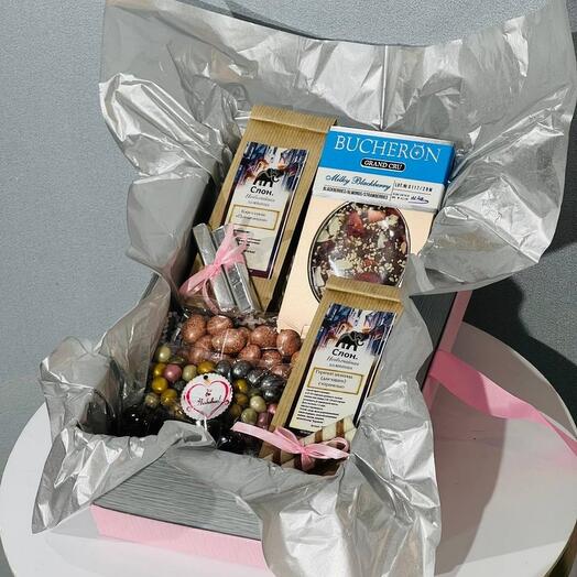 Set de regalo de café con dulces y chocolate de lujo