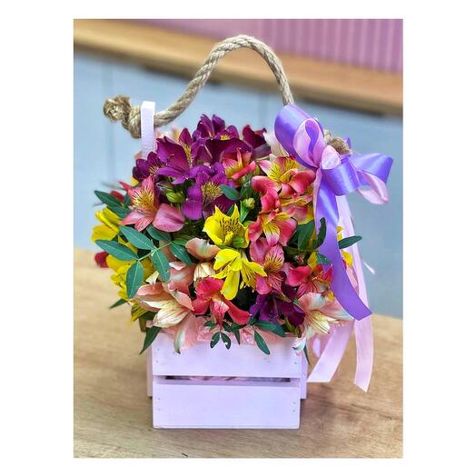 Composición en una Caja de alstroemeria brillante