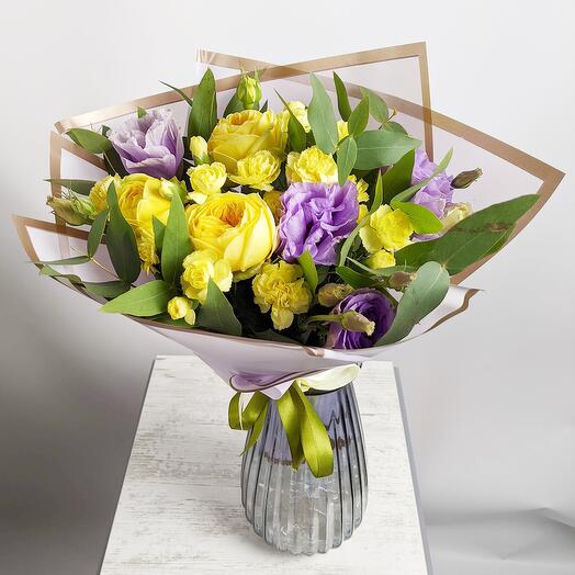 Mix with yellow roses