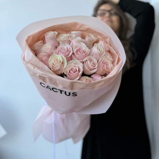 Моно букет из 19 розовых роз