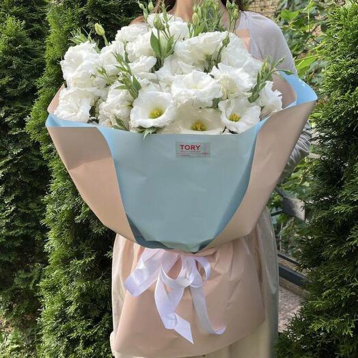Bouquet of 15 white eustomes