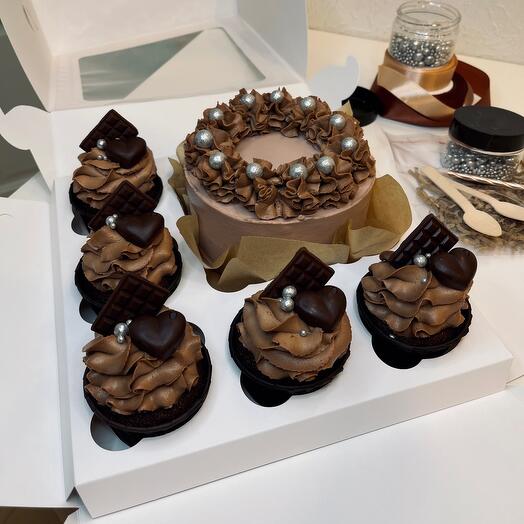 Set of bento and cupcakes, chocolate