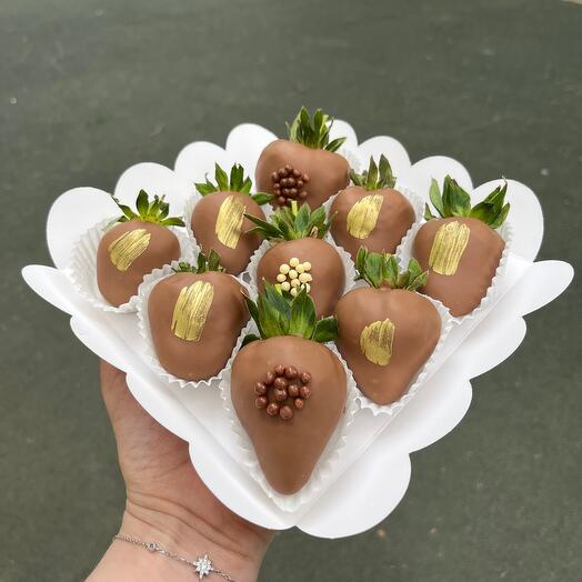 9 крупных клубник в Бельгийском Шоколаде