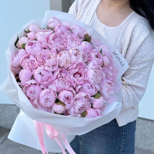 Букет из 51 шикарных пионов