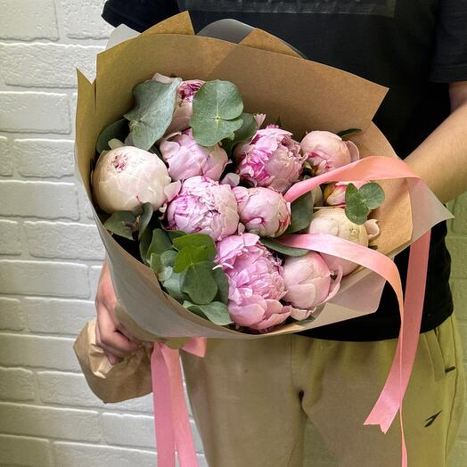 Букет из 11 пионов с эвкалиптом 😍🥰☺️