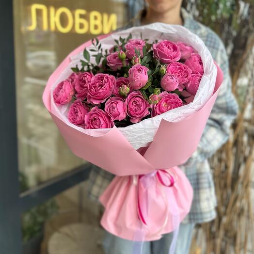 Букет из Пионовидные кустовые розы