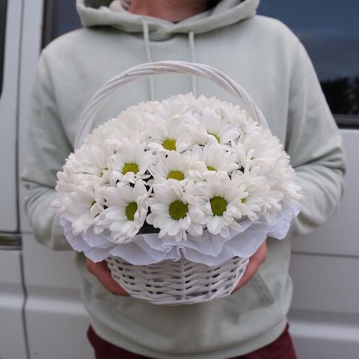 Корзина с хризантемами