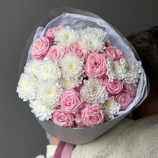 Авторский букет из хризантемы и кустовой розы🌹