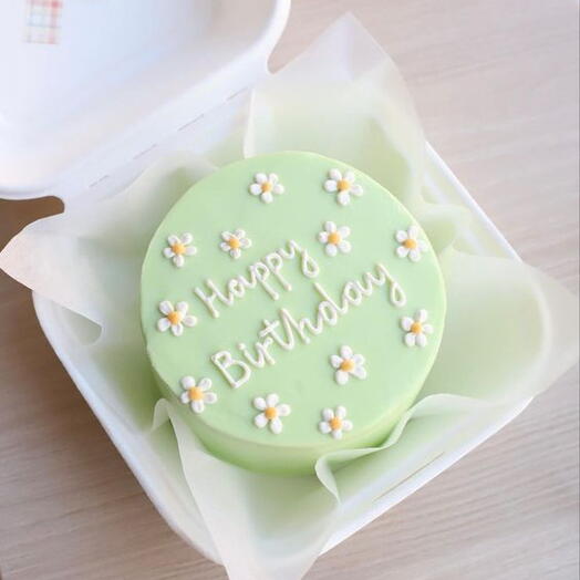 Pastel Green Daisy flower cake