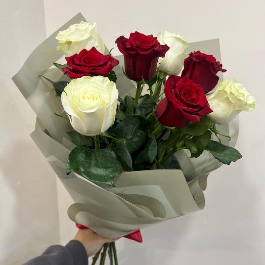 Bouquet of white and red roses