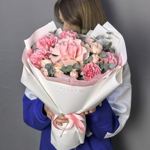 Bouquet with French rose, dianthus and eucalyptus