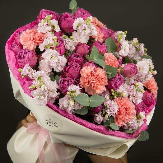 Авторский букет " Princess Monaco 🌸" с ароматной маттиолой и кустовой пионовидной розой Мисти баблс