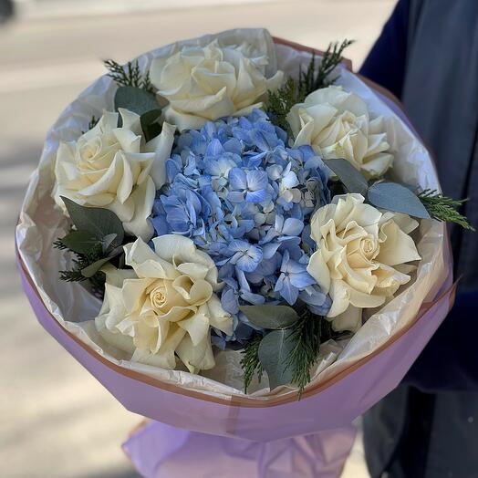 Roses and Hydrangea bouquet