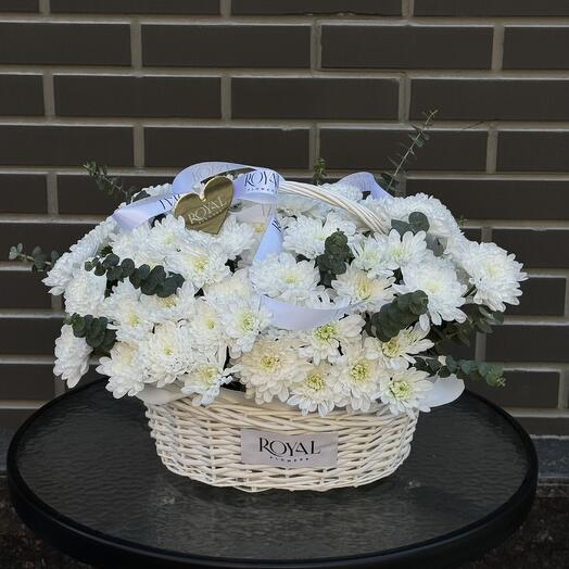 Корзина М из хризантем