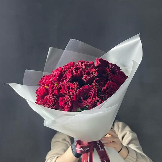 25 RED ROSES