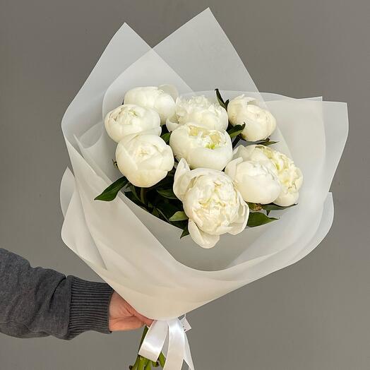 WHITE DANCE bouquet of 9 fragrant cream peonies