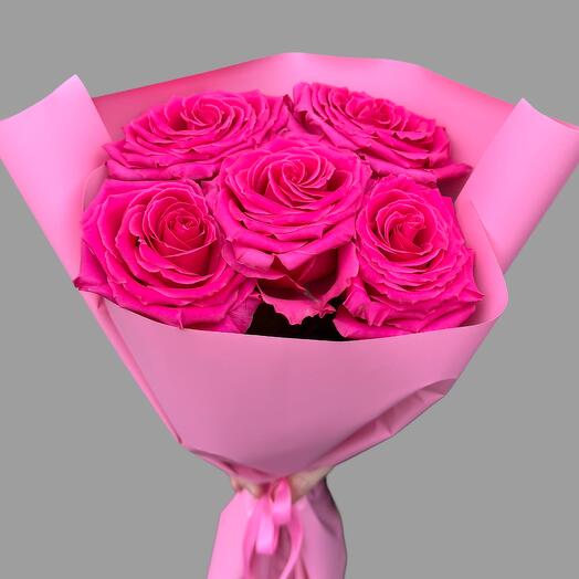 5 pink roses