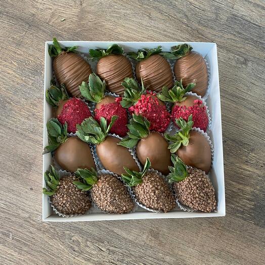 Клубника в шоколаде М бокс