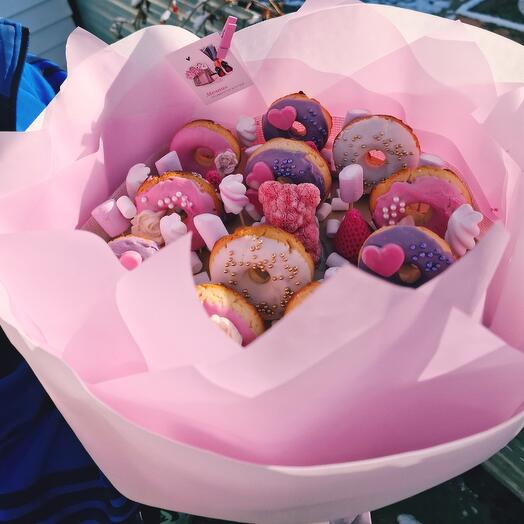 Букет из пончиков в шоколадной глазури