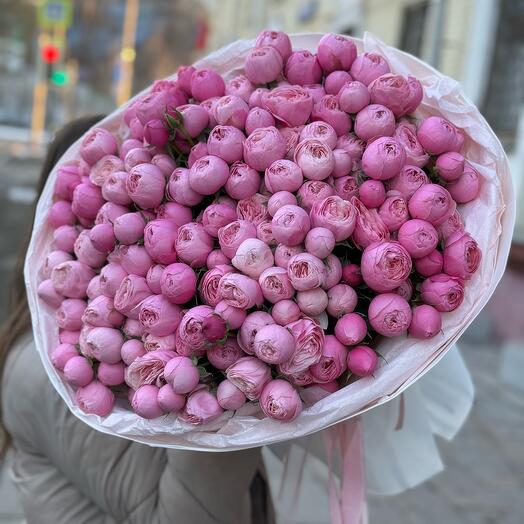 Bouquet of bushy peony-shaped roses by Silva Pink