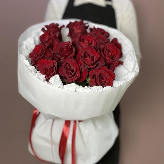 Bouquet of 15 red roses in a white package