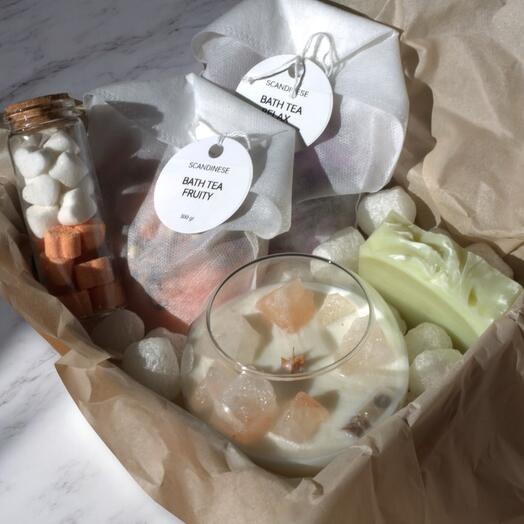 Подарочный набор "Атмосфера солнечной Италии"  аромасвеча, мыло, чай для ванны, аромабомбочки