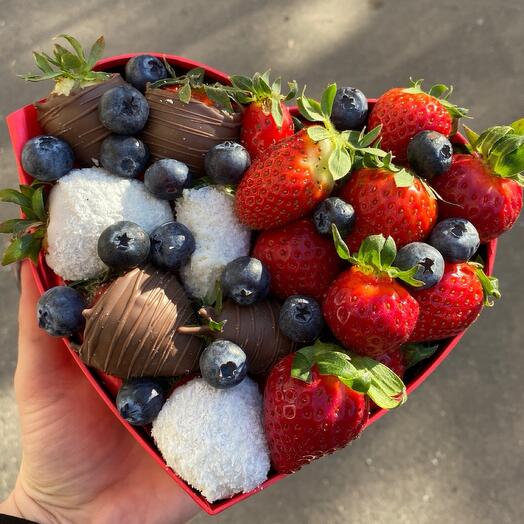 Сердце  клубника и голубика М