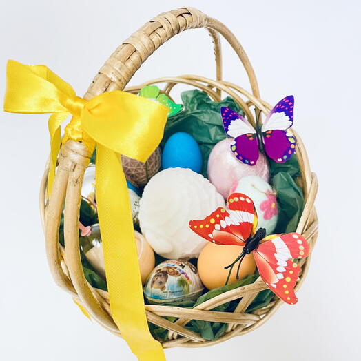Пасхальная корзинка с яичками. Подарок на Пасху