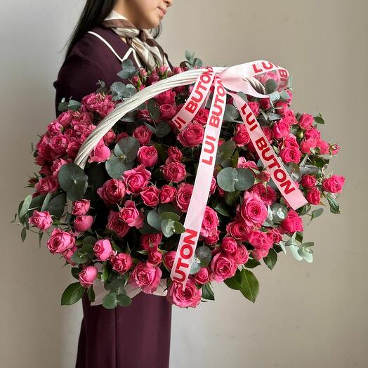 Композиция из кустовых роз, размер L