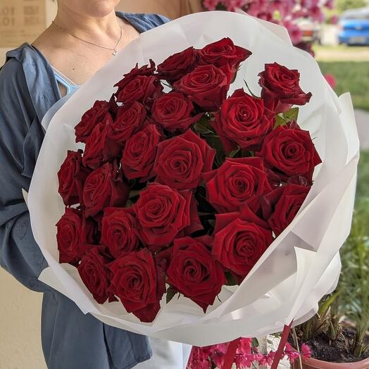 Букет из 25 красных роз