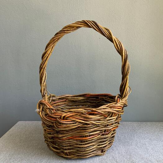 Корзина из ивовой лозы