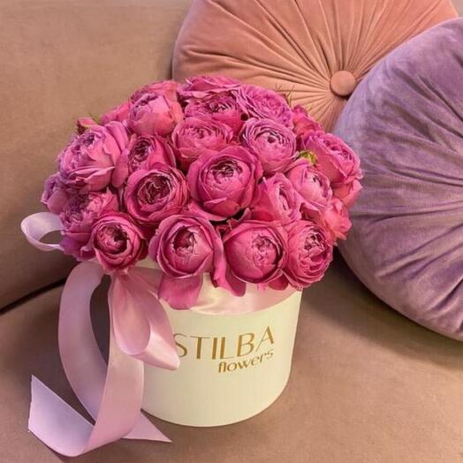 Пионовидные  розы в коробке