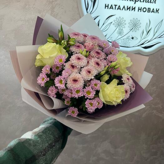 Букет с розой и хризантемой