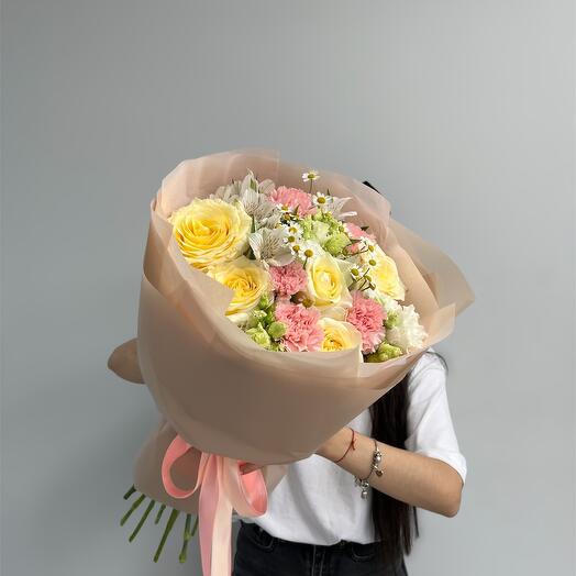 Букет из роз,альстромерии и эустомы "Сочное лето"