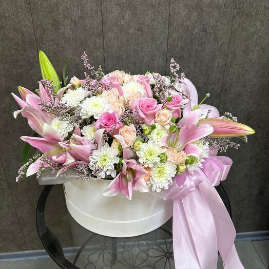 Цветы в шляпной коробке🌸🌷