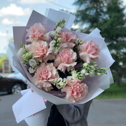 Ажурные розы с эустомой