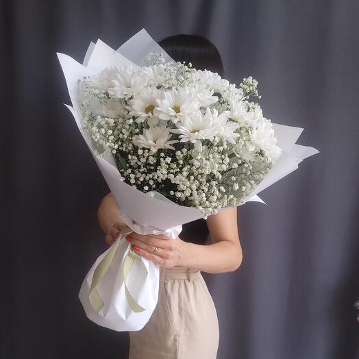 Gypsophila and chamomile duet