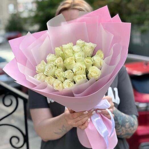 Букет с белой розой кения