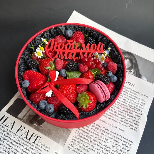 "Querida madre" conjunto de bayas con un mensaje