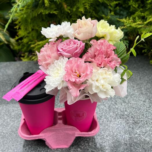 Цветы и кофе 🥰☕️