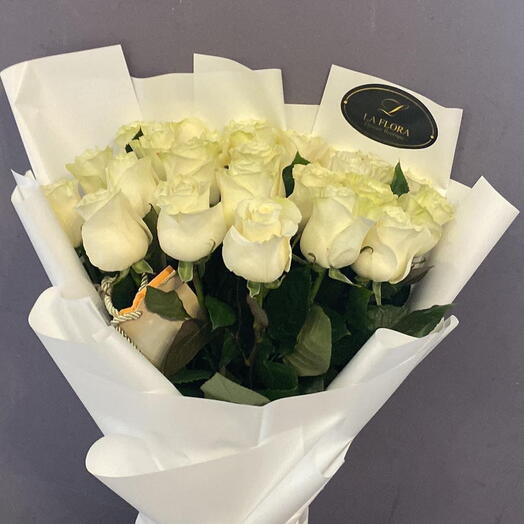 25 white roses🤍