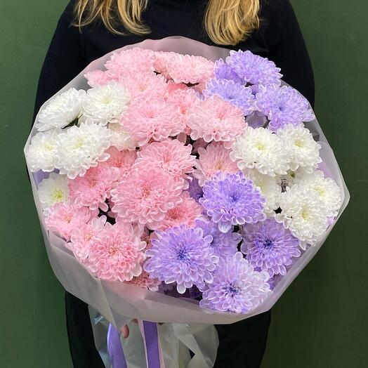 Радужный букет из 7 хризантем на день рождения