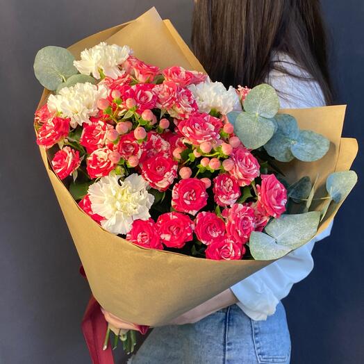 Кустовые розы диантусы эвкалипт в крафте| Pink bubbles