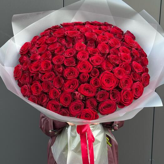 101 роза 70 см в упаковке