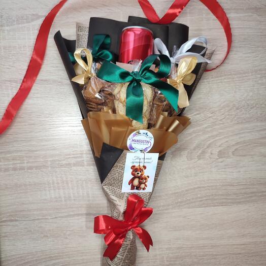 Букет из снеков с напитком