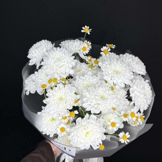 Букет с ромашкой